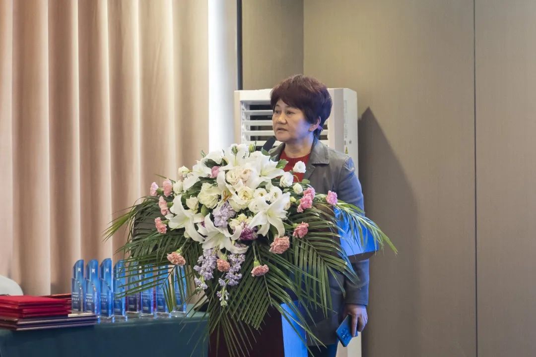 藝幫管委會領導涂潔發言